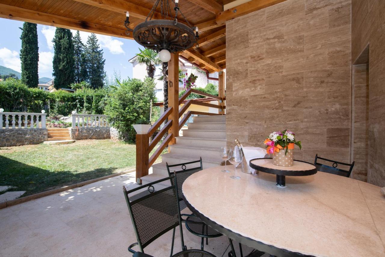 Villa Anna-Potkrovlje Ika Exterior foto